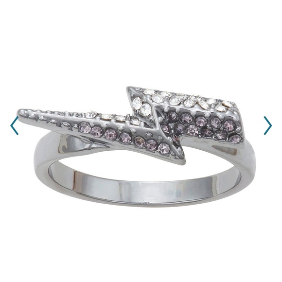 🦩2/$20 Simply Vera Vera Wang Crystal Lightning Bolt Ring - Picture 1 of 2